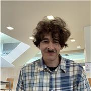 Lengua, Literatura, Inglés, Historia, Arte,… Agradable, divertido y paciente. Las clases van dirigidas básicamente a estudiantes de primaria y secundaria